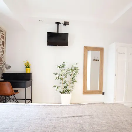 Guest house Casa Nicolasa 2*